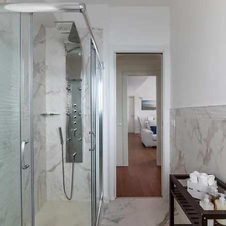 Elena House White 아파트 *