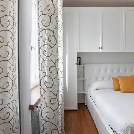 公寓 Elena House White *