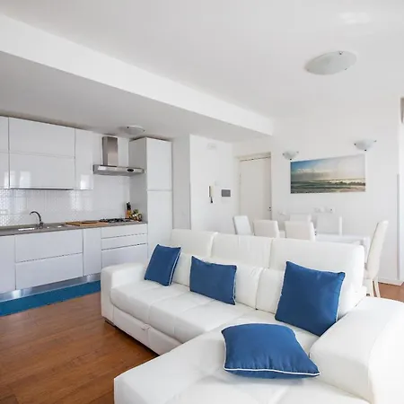 公寓 Elena House White *