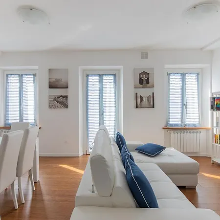 Elena House White * Viareggio